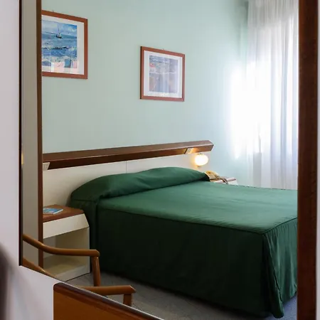 Italie Et Suisse Отель Стреза