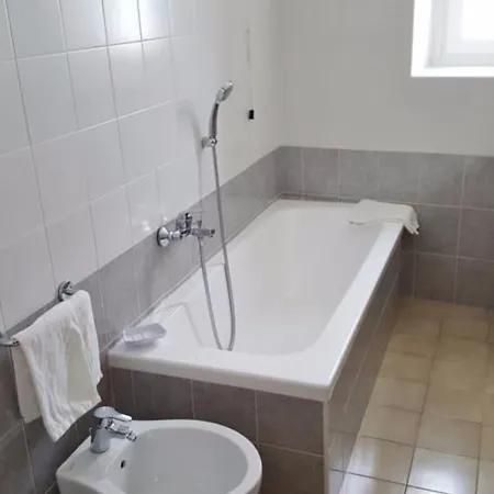 Otel Italie Et Suisse 3*