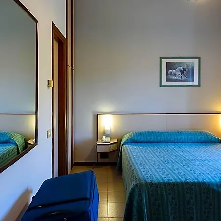Hotel Italie Et Suisse 3*