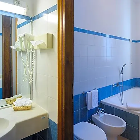 Hotel Italie Et Suisse 3*