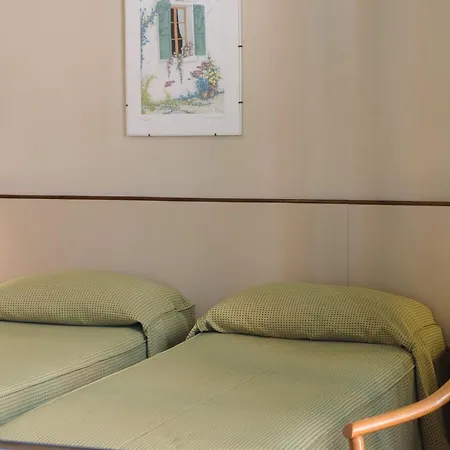 Hotel Italie Et Suisse 3*