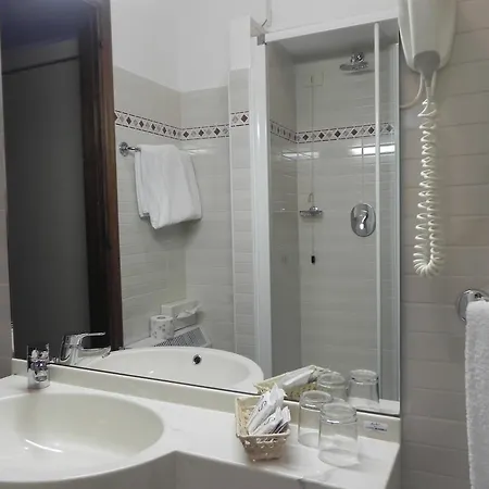 Otel Italie Et Suisse 3*